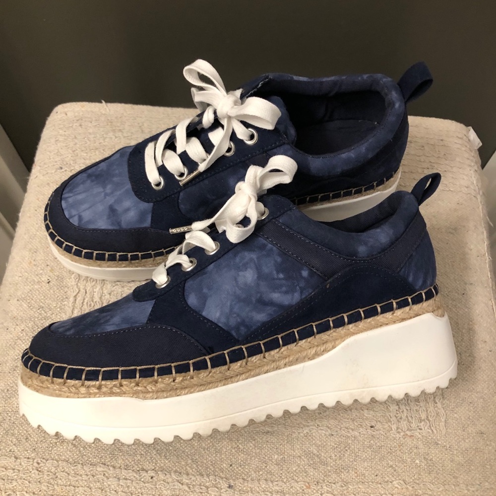 Shoes - Picture 2 of 5
